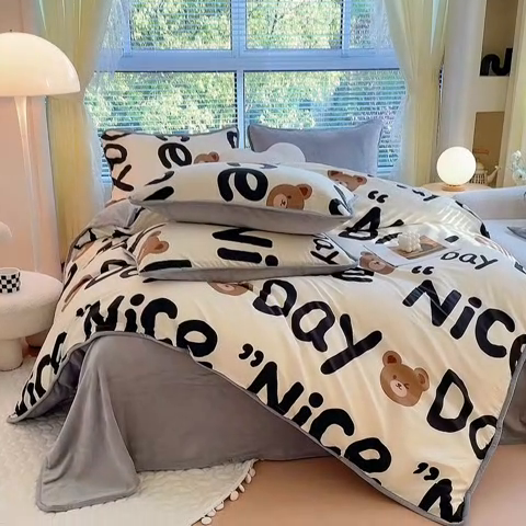 91家纺网 家纺一手货源 找家纺 2024新款全棉加牛奶绒四件套单被套系列-四件套 字母熊