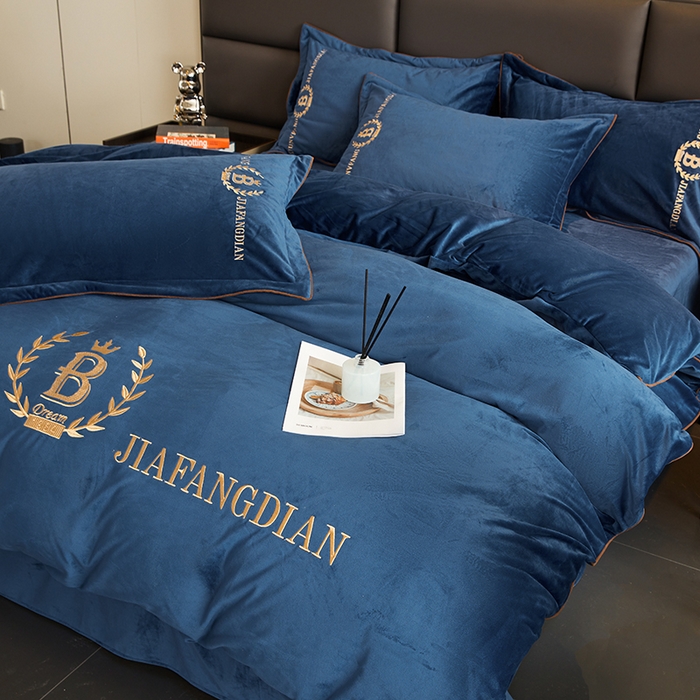 91家纺网 家纺一手货源 找家纺 绣女坊 2024新款高克重宝宝绒四件套 眷恋-蓝色