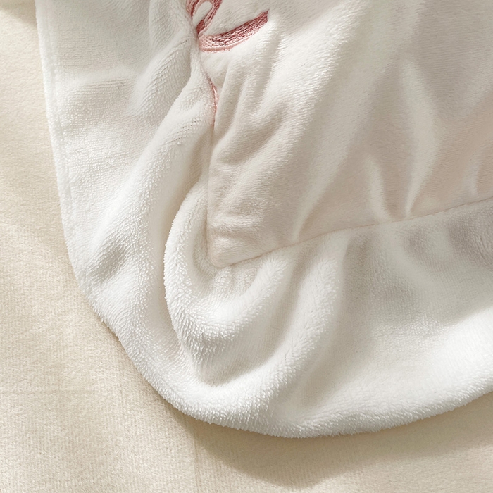 91家纺网 家纺一手货源 找家纺 梵克保罗 2024新款卡通韩版婴儿绒绣花四件套熊宝贝-米