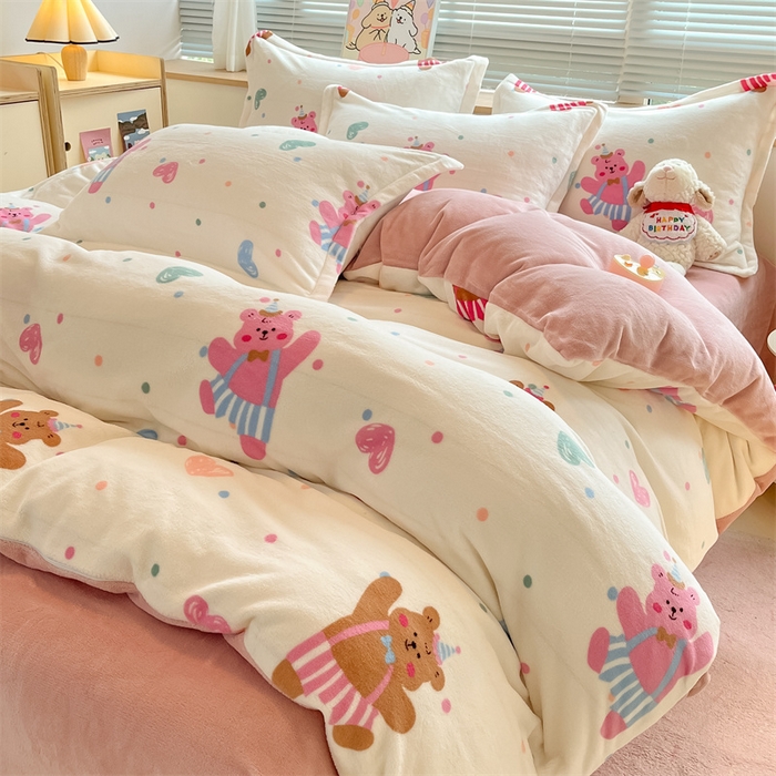 91家纺网 家纺一手货源 找家纺 2024新款A类AB版加厚保暖双面牛奶绒印花四件套--小清新系列 熊宝宝