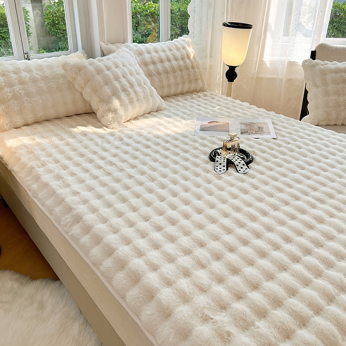 91家纺网 家纺一手货源 找家纺 梦舒羽 2025新款兔毛绒床笠水晶绒床垫保护套牛奶绒床垫套 晨曦白