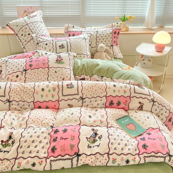 91家纺网 家纺一手货源 找家纺 2024新款A类AB版加厚保暖双面牛奶绒印花四件套--小清新系列 兔兔乐园