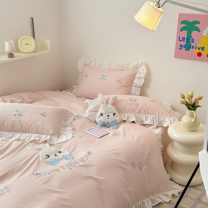 91家纺网 家纺一手货源 找家纺 蜜柚 2024新款全棉加厚水洗棉韩版小清新绣花工艺四件套-萌萌兔 萌萌兔粉