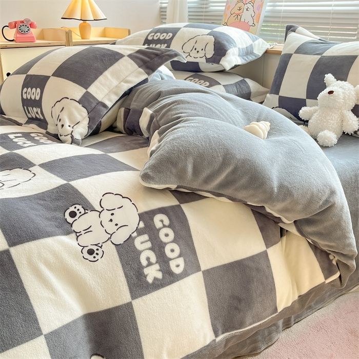 91家纺网 家纺一手货源 找家纺 2024新款A类AB版加厚保暖双面牛奶绒印花四件套--小清新系列 好运小狗