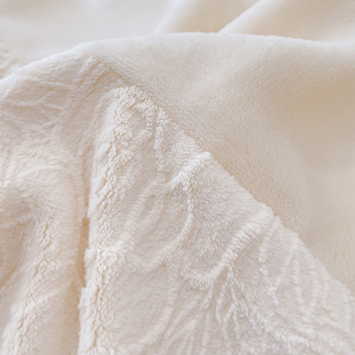 91家纺网 家纺一手货源 找家纺 梵克保罗2024牛奶绒雕花拼接刺绣款四件套-假日玫瑰（含买家秀）奶芋白