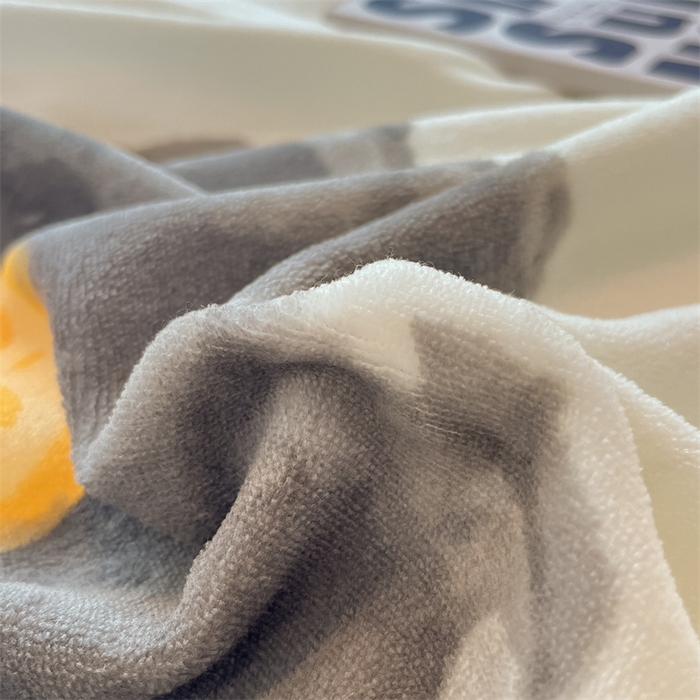 91家纺网 家纺一手货源 找家纺 2024新款A类AB版加厚保暖双面牛奶绒印花四件套--小清新系列 字母爱心花朵