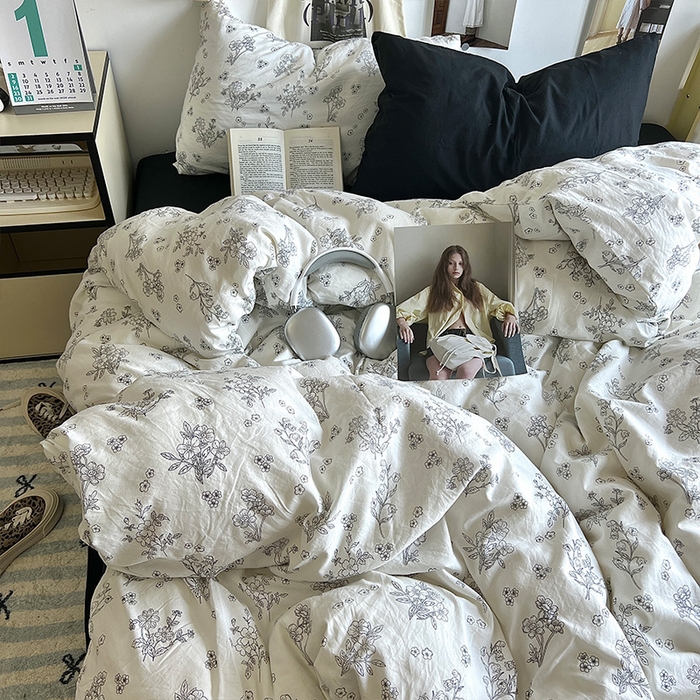 91家纺网 家纺一手货源 找家纺 原素 2024学生季专属A类水洗棉印花四件套 素描黑叶