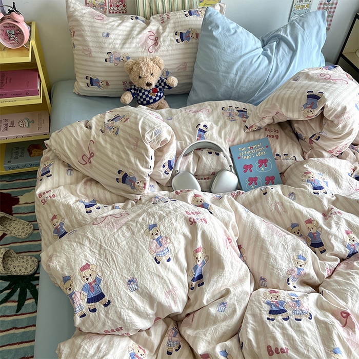 91家纺网 家纺一手货源 找家纺 原素 2024学生季专属A类水洗棉印花四件套 熊熊好朋友