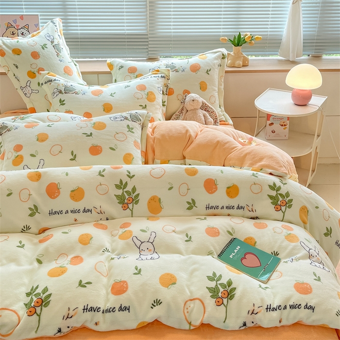 91家纺网 家纺一手货源 找家纺 2024新款A类AB版加厚保暖双面牛奶绒印花四件套--小清新系列 水果小兔