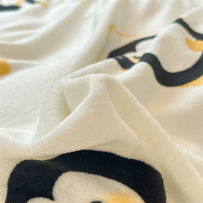 91家纺网 家纺一手货源 找家纺 2024新款A类AB版加厚保暖双面牛奶绒印花四件套--小清新系列 字母企鹅