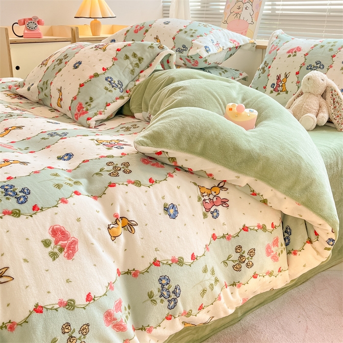 91家纺网 家纺一手货源 找家纺 2024新款A类AB版加厚保暖双面牛奶绒印花四件套--小清新系列 兔子花朵