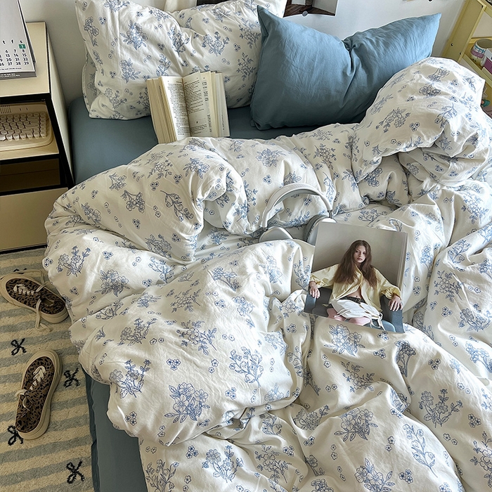 91家纺网 家纺一手货源 找家纺 原素 2024学生季专属A类水洗棉印花四件套 素描蓝叶