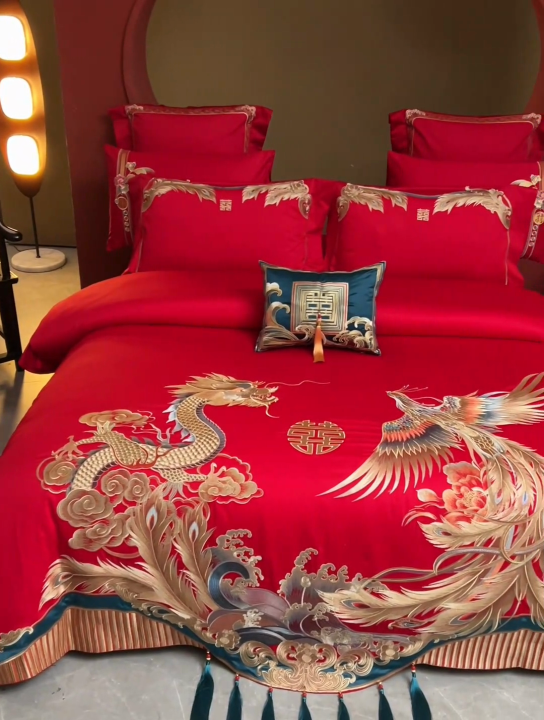91家纺网 家纺一手货源 找家纺 2025新款长绒棉长绒棉贡缎提花款新中式古典韵味精美刺绣婚庆四件套多件套 龙凤吉祥