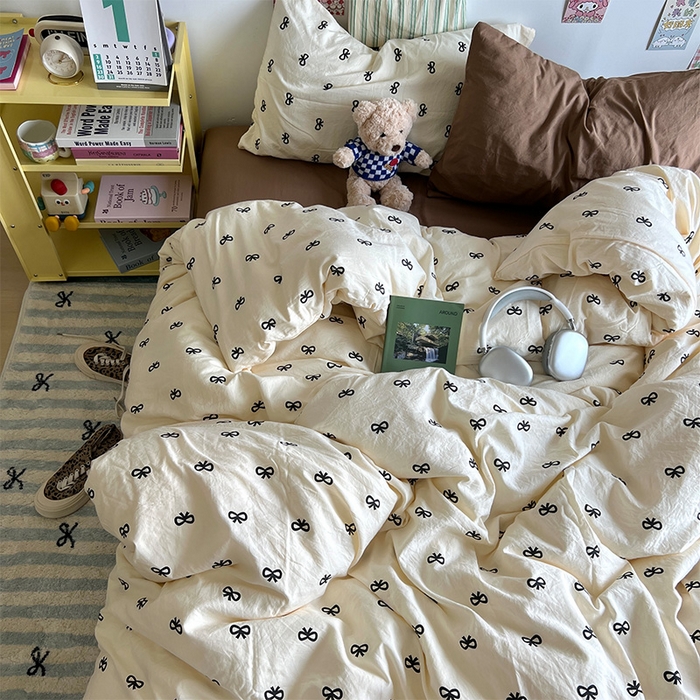 91家纺网 家纺一手货源 找家纺 原素 2024学生季专属A类水洗棉印花四件套 黑蝴蝶结