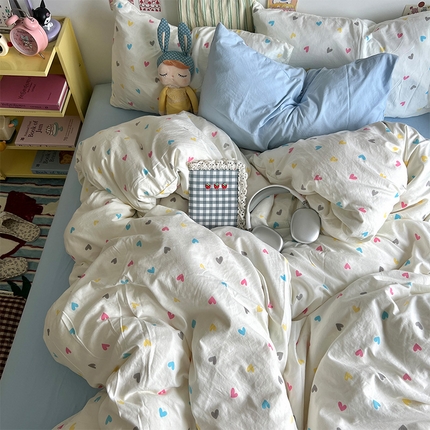 91家纺网 家纺一手货源 找家纺 原素 2024学生季专属A类水洗棉印花四件套 比个爱心