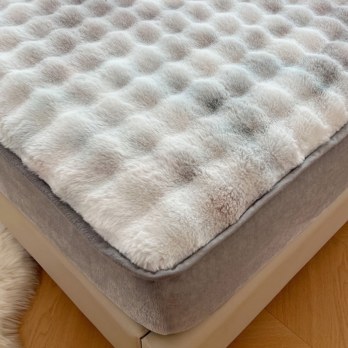 91家纺网 家纺一手货源 找家纺 梦舒羽 2025新款兔毛绒床笠水晶绒床垫保护套牛奶绒床垫套 梦幻浅灰