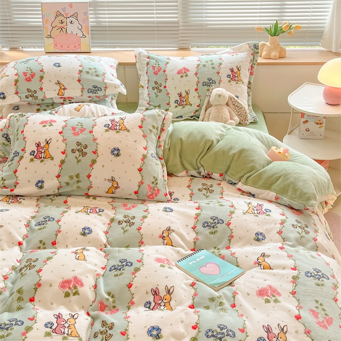 91家纺网 家纺一手货源 找家纺 2024新款A类AB版加厚保暖双面牛奶绒印花四件套--小清新系列 兔子花朵