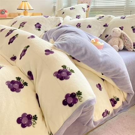 91家纺网 家纺一手货源 找家纺 2024新款A类AB版加厚保暖双面牛奶绒印花四件套--小清新系列 葡萄