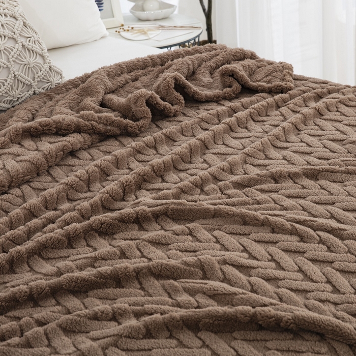 91家纺网 家纺一手货源 找家纺 一左一右 2024秋冬新款高克重单层双面提花塔芙绒毛毯舒棉绒毯多功能毯子外贸跨境电商 咖色