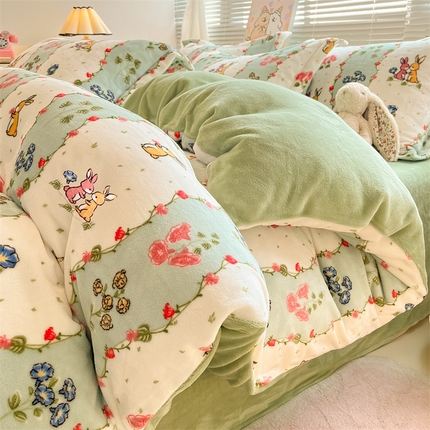 91家纺网 家纺一手货源 找家纺 2024新款A类AB版加厚保暖双面牛奶绒印花四件套--小清新系列 兔子花朵