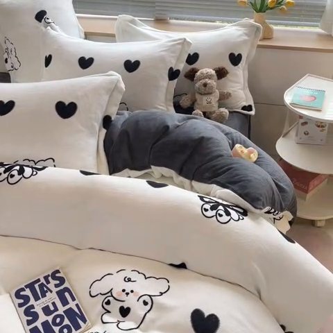 91家纺网 家纺一手货源 找家纺 2024新款A类AB版加厚保暖双面牛奶绒印花四件套--小清新系列 暖心小狗