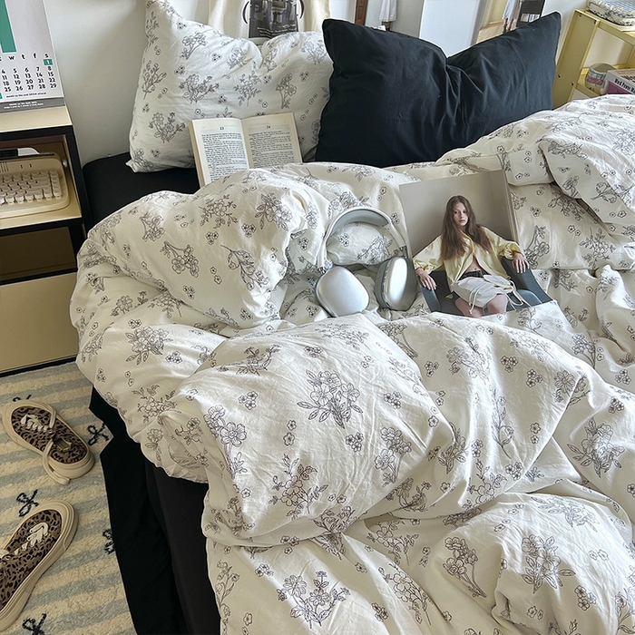 91家纺网 家纺一手货源 找家纺 原素 2024学生季专属A类水洗棉印花四件套 素描黑叶