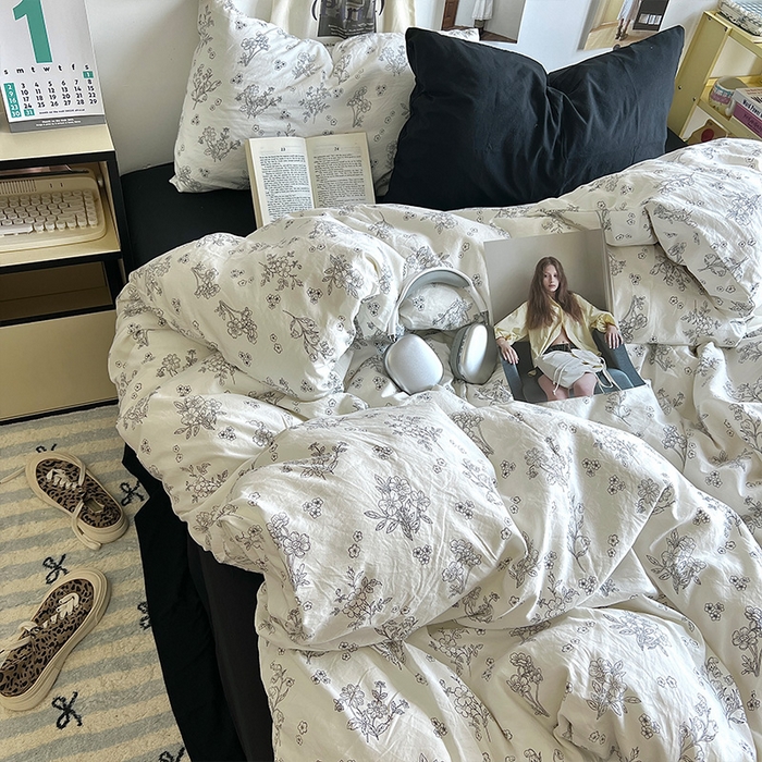 91家纺网 家纺一手货源 找家纺 原素 2024学生季专属A类水洗棉印花四件套 素描黑叶