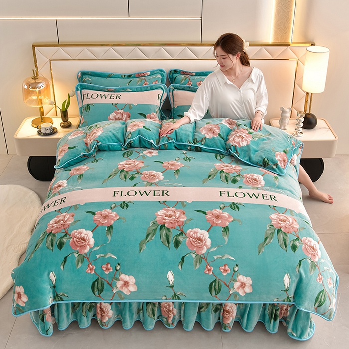 91家纺网 家纺一手货源 找家纺 紫月轩 2024新款日产2万套高克重8.5斤牛奶绒四件套法莱绒四件套 绿野花园