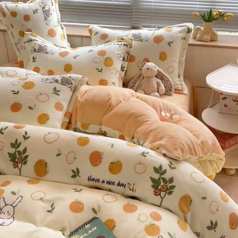 91家纺网 家纺一手货源 找家纺 2024新款A类AB版加厚保暖双面牛奶绒印花四件套--小清新系列 水果小兔