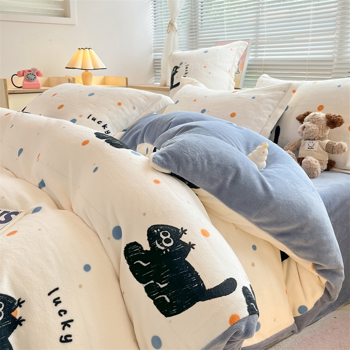 91家纺网 家纺一手货源 找家纺 2024新款A类AB版加厚保暖双面牛奶绒印花四件套--小清新系列 白底小猫