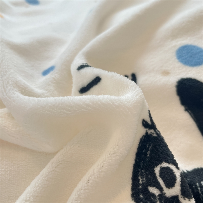 91家纺网 家纺一手货源 找家纺 2024新款A类AB版加厚保暖双面牛奶绒印花四件套--小清新系列 白底小猫