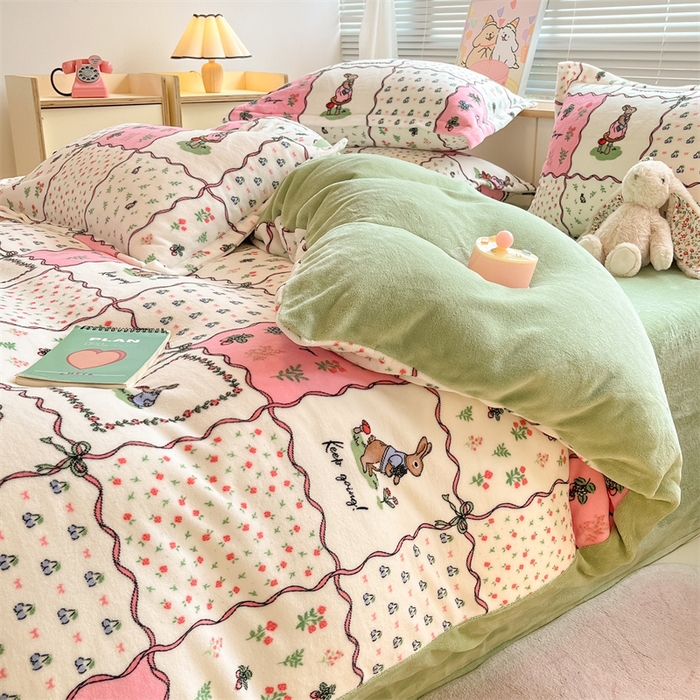 91家纺网 家纺一手货源 找家纺 2024新款A类AB版加厚保暖双面牛奶绒印花四件套--小清新系列 兔兔乐园