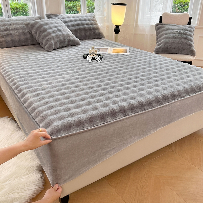 91家纺网 家纺一手货源 找家纺 梦舒羽 2025新款兔毛绒床笠水晶绒床垫保护套牛奶绒床垫套 烟雨灰