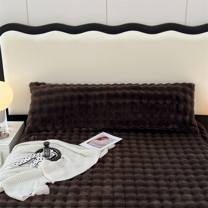 91家纺网 家纺一手货源 找家纺 梦舒羽 2025新款兔毛绒双人枕套牛奶绒加长枕芯套雪花绒枕头套 咖啡色