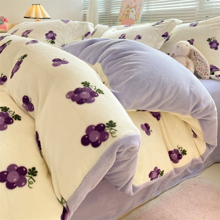 91家纺网 家纺一手货源 找家纺 2024新款A类AB版加厚保暖双面牛奶绒印花四件套--小清新系列 葡萄