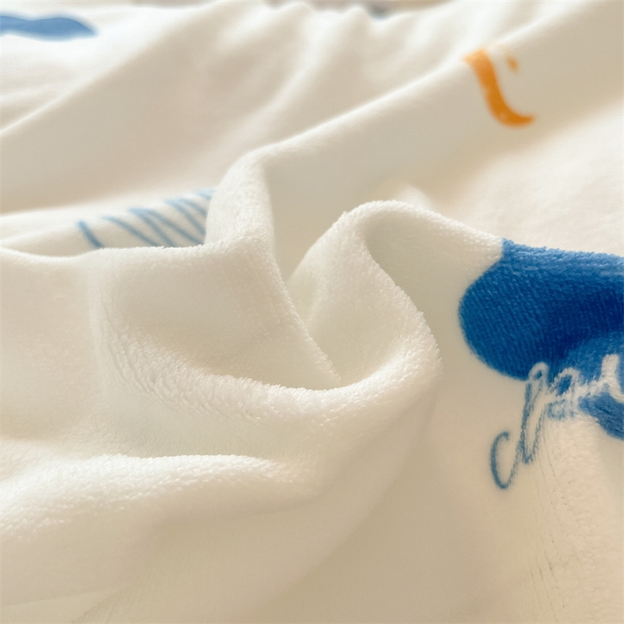 91家纺网 家纺一手货源 找家纺 2024新款A类AB版加厚保暖双面牛奶绒印花四件套--小清新系列 月亮云朵