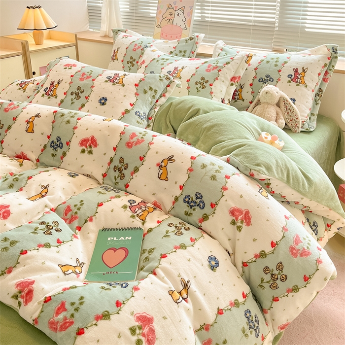 91家纺网 家纺一手货源 找家纺 2024新款A类AB版加厚保暖双面牛奶绒印花四件套--小清新系列 兔子花朵