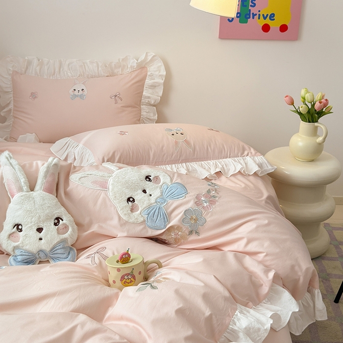 91家纺网 家纺一手货源 找家纺 蜜柚 2024新款全棉加厚水洗棉韩版小清新绣花工艺四件套-萌萌兔 萌萌兔粉
