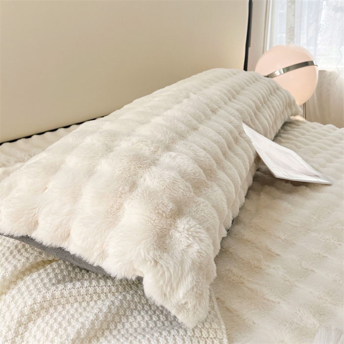 91家纺网 家纺一手货源 找家纺 梦舒羽 2025新款兔毛绒双人枕套牛奶绒加长枕芯套雪花绒枕头套 晨曦白