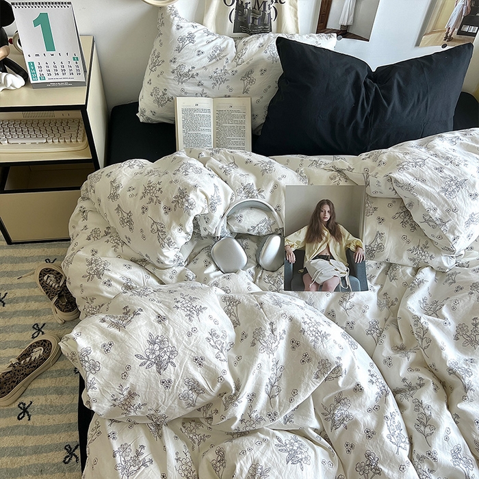 91家纺网 家纺一手货源 找家纺 原素 2024学生季专属A类水洗棉印花四件套 素描黑叶