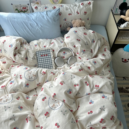 91家纺网 家纺一手货源 找家纺 原素 2024学生季专属A类水洗棉印花四件套 草莓物语