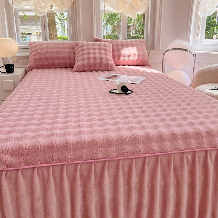 91家纺网 家纺一手货源 找家纺 梦舒羽 2025新款兔毛绒床裙水晶绒床垫保护罩牛奶绒床垫床单罩 云梦粉