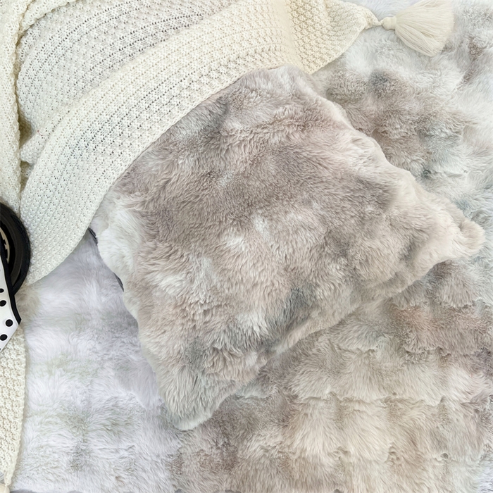 91家纺网 家纺一手货源 找家纺 梦舒羽 2025新款兔毛绒双人枕套牛奶绒加长枕芯套雪花绒枕头套 梦幻浅灰