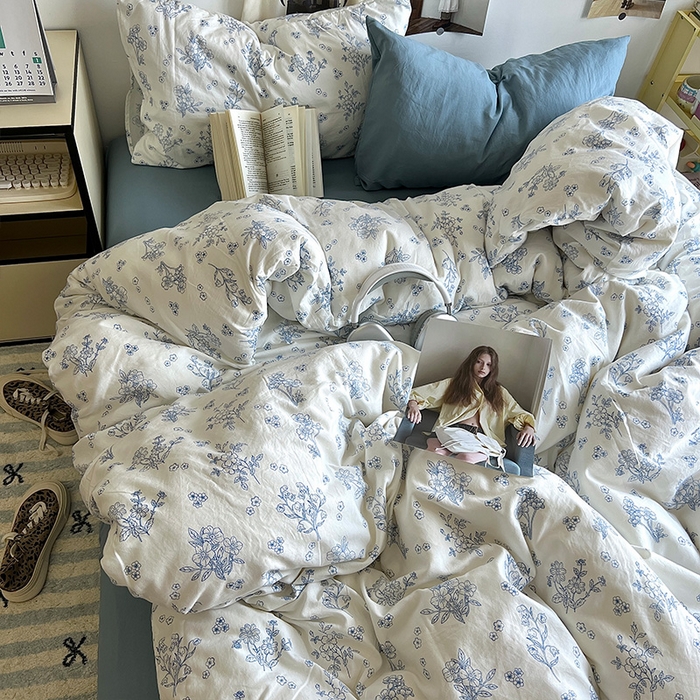 91家纺网 家纺一手货源 找家纺 原素 2024学生季专属A类水洗棉印花四件套 素描蓝叶