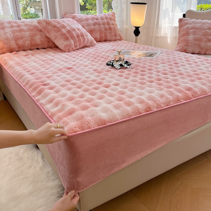 91家纺网 家纺一手货源 找家纺 梦舒羽 2025新款兔毛绒床笠水晶绒床垫保护套牛奶绒床垫套 梦幻樱粉