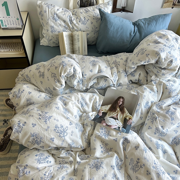 91家纺网 家纺一手货源 找家纺 原素 2024学生季专属A类水洗棉印花四件套 素描蓝叶