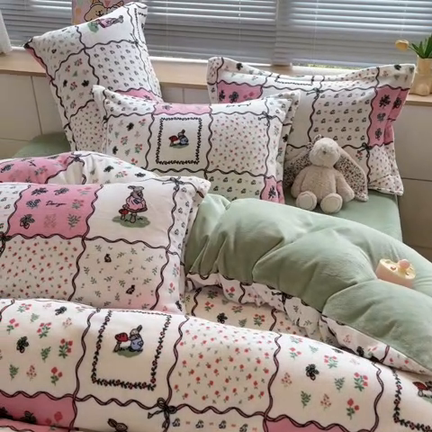 91家纺网 家纺一手货源 找家纺 2024新款A类AB版加厚保暖双面牛奶绒印花四件套--小清新系列 兔兔乐园