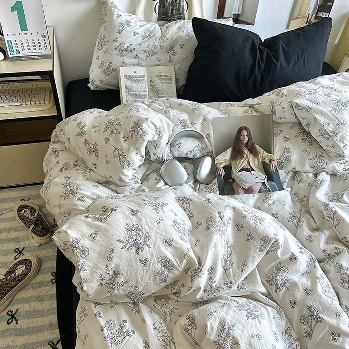 91家纺网 家纺一手货源 找家纺 原素 2024学生季专属A类水洗棉印花四件套 素描黑叶