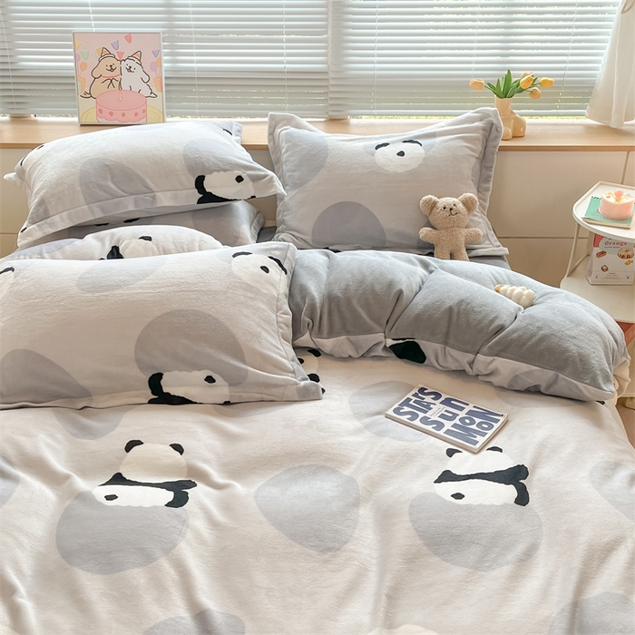 91家纺网 家纺一手货源 找家纺 2024新款A类AB版加厚保暖双面牛奶绒印花四件套--小清新系列 熊猫