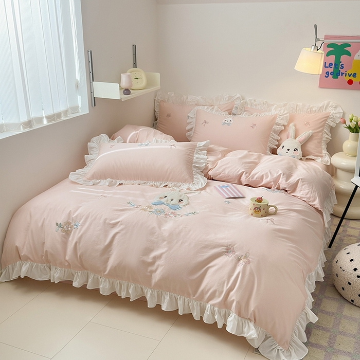 91家纺网 家纺一手货源 找家纺 蜜柚 2024新款全棉加厚水洗棉韩版小清新绣花工艺四件套-萌萌兔 萌萌兔粉